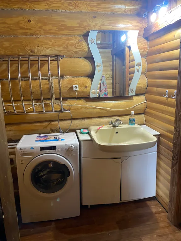 Дом на береговой линии озера селигер