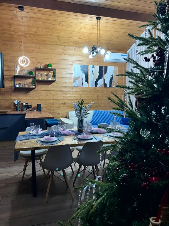 Коттедж Просторный загородный дом с мансардой, баней и горячим чаном — Воскресенское