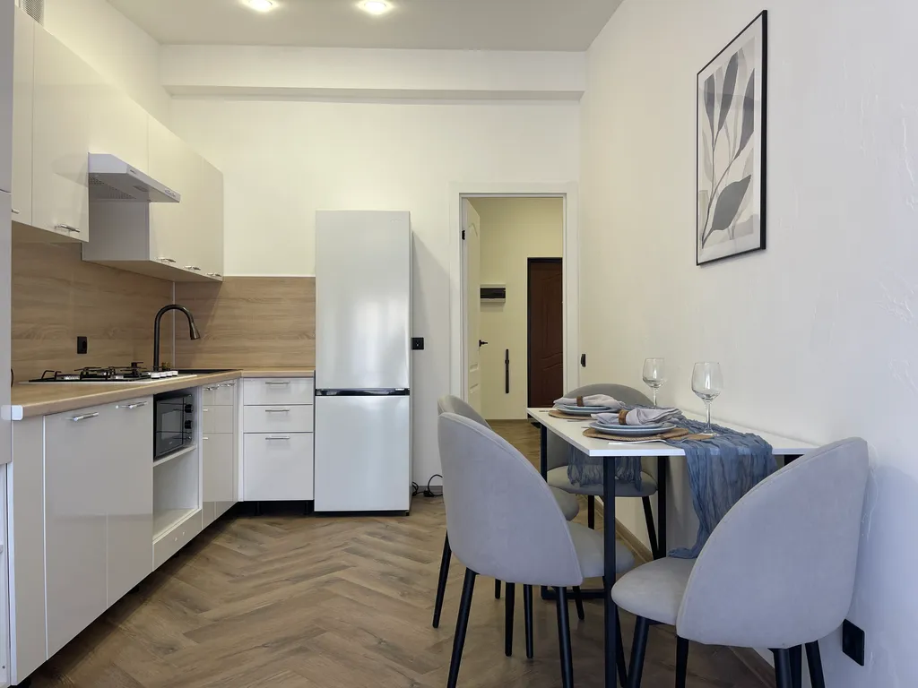 Квартира Евро-двухкомнатная квартира в паре минут от берега морской бухты — Севастополь