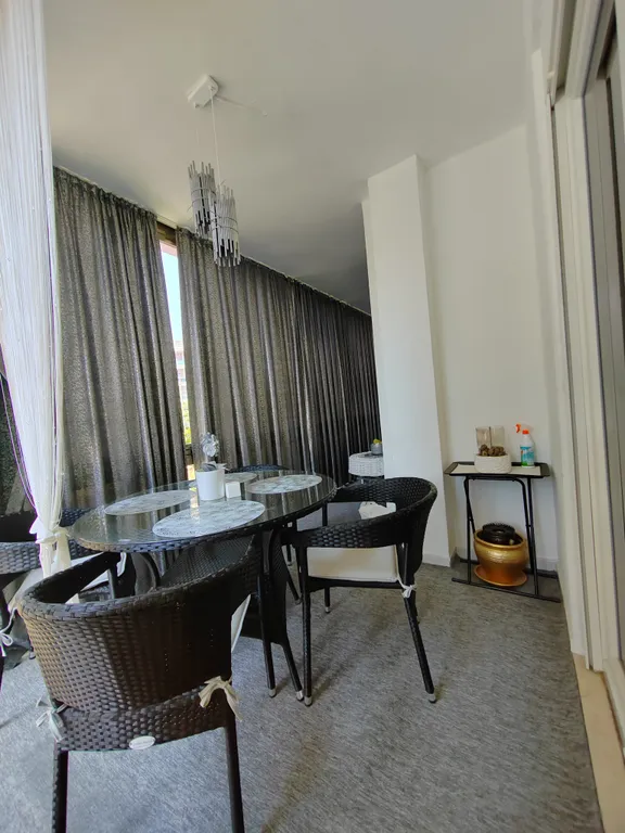 Шикарная двухкомнатная квартира со всеми удобствами