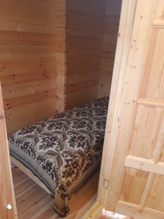 Деревянный домик- в невесомости