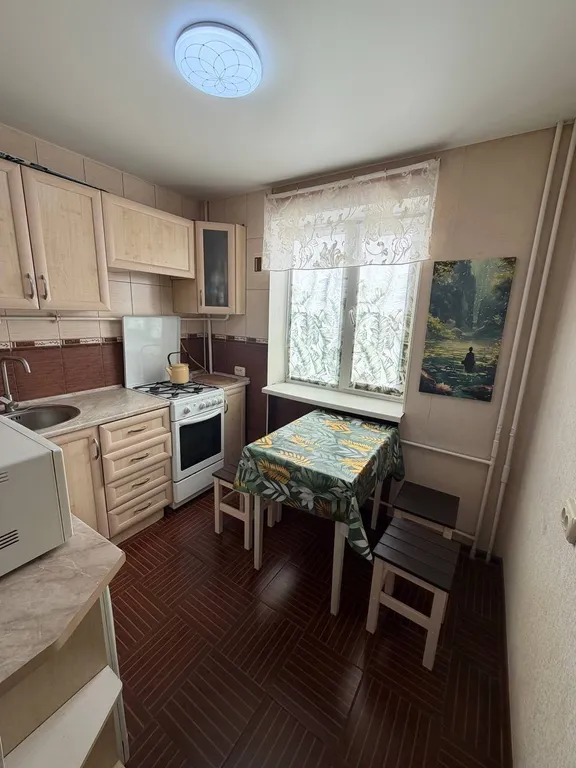 2-комнатная квартира рядом с клиникой и жд