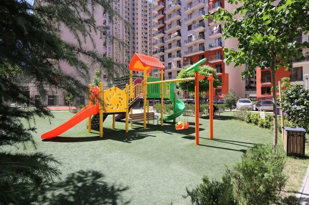 Квартира в семейном комплексе с детской площадкой во дворе