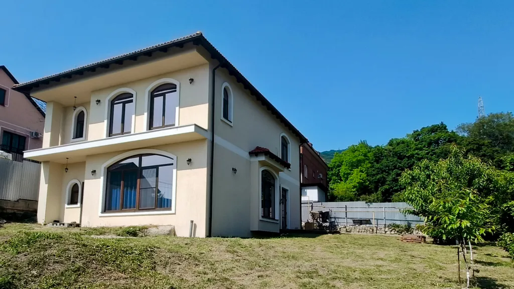 Коттедж Дом с садом для большой компании — аренда посуточно в Геленджик