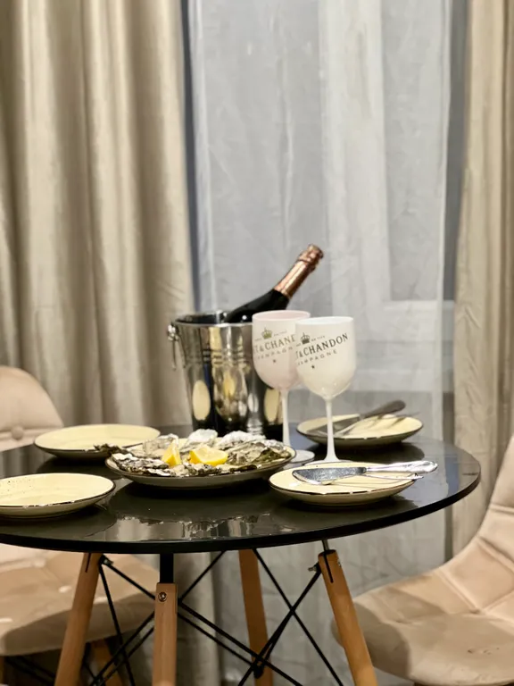 Апартаменты у моря, Кипарисовая аллея, вторая береговая линия