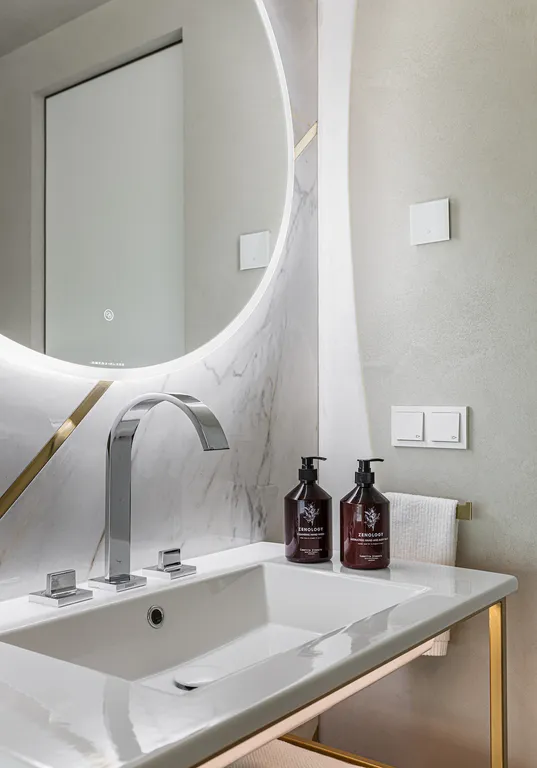 Studio 36 Suites Gold Penthouse