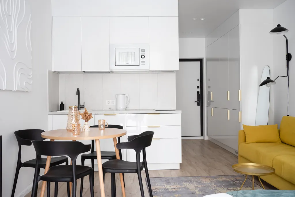 Квартира Квартира Уютная студия Лайм с балконом у Верхнего пруда — Калининград