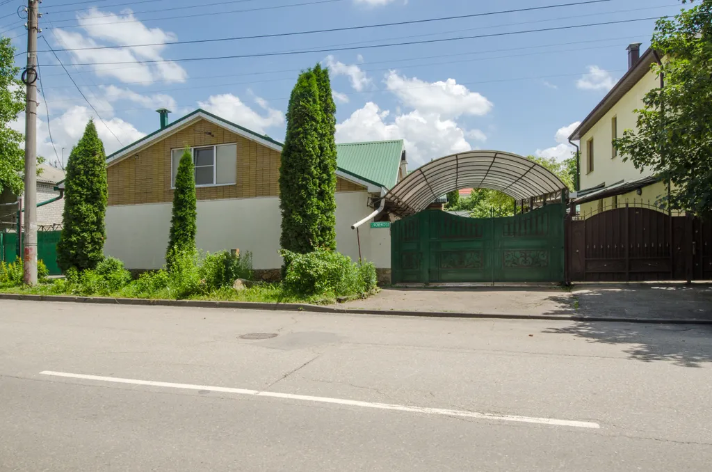 Коттедж Уютный домик с парковкой и мангальной зоной — Кисловодск