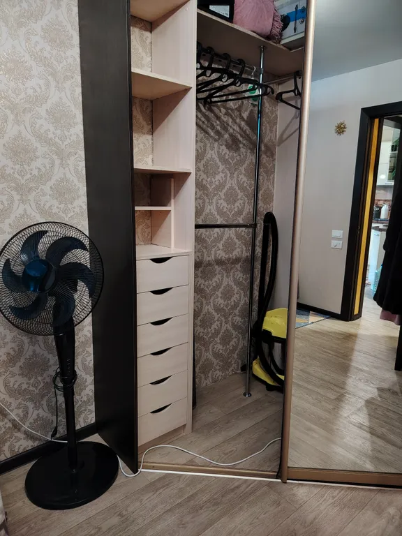 Однокомнатная квартира, зонированная на две зоны.