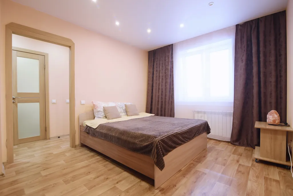 Уютная однокомнатная квартира около аэропорта Толмачево — аренда посуточно в Обь