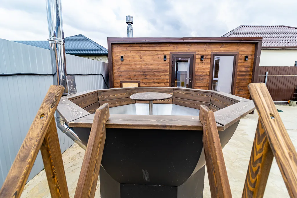 Дом с беседкой, чаном и баней