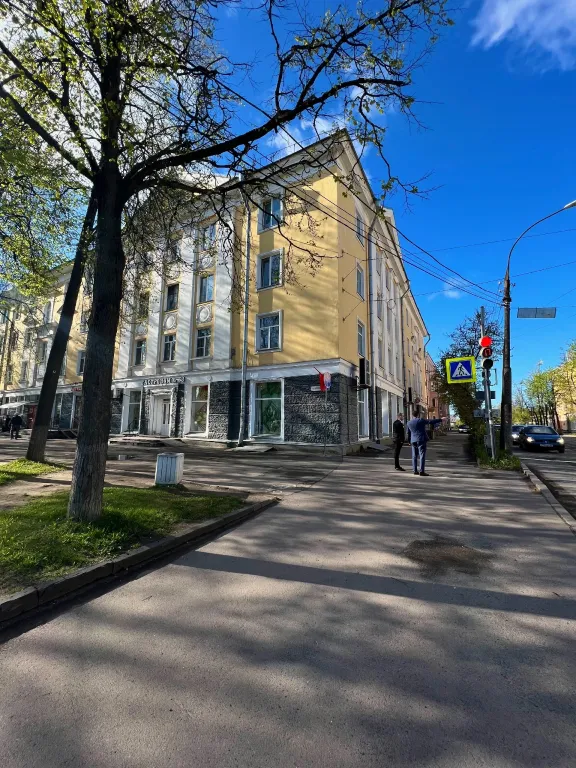 Квартира Просторный апартамент с раздельными комнатами в сердце Пскова — аренда посуточно в Псков