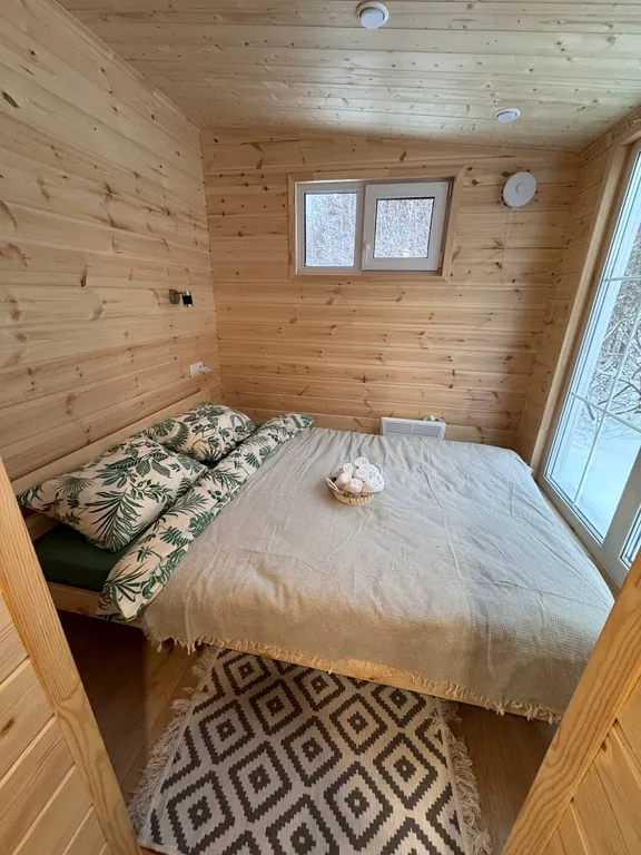 Уютный дом в лесу