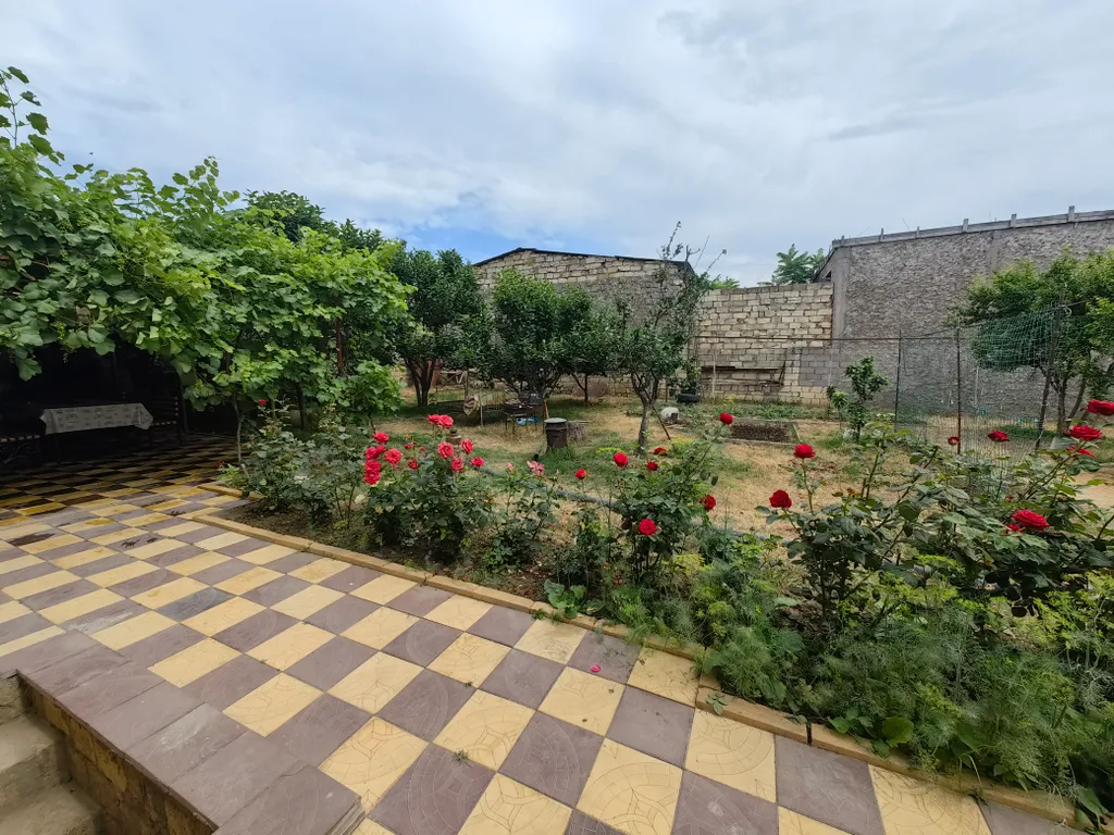 Просторный дом с зоной барбекю