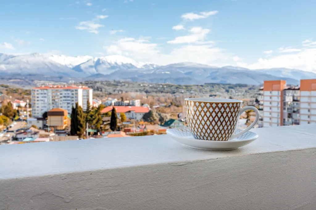 Квартира Квартира Современная студия с видом на горы Абхазии. Вблизи моря и набережной! — Сириус