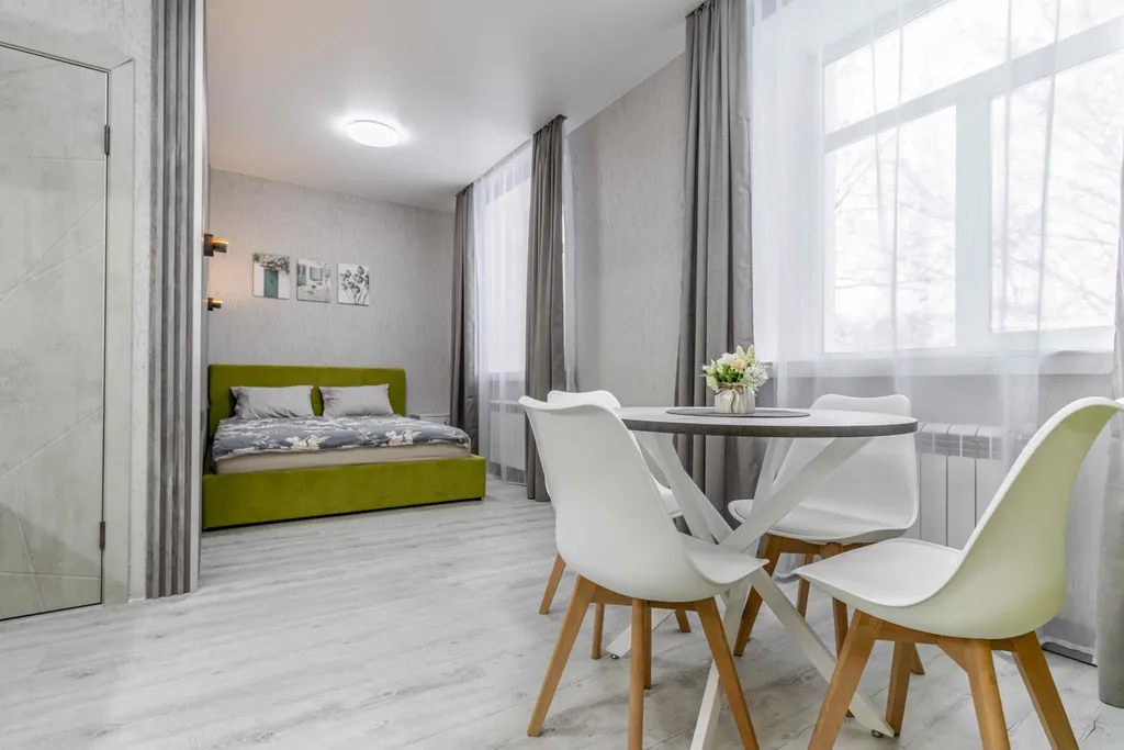 Кто ценит комфорт: новая мебель, техника, бельё