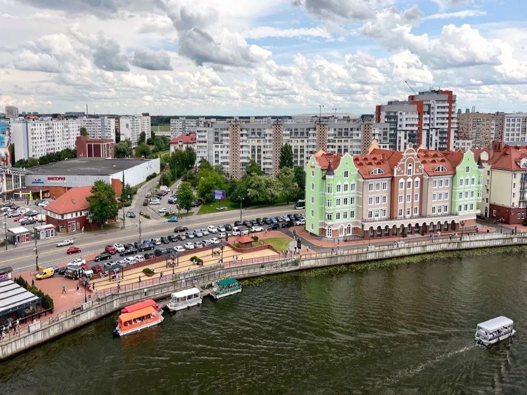 Стильный двухкомнатный люкс с видом на Кафедральный собор