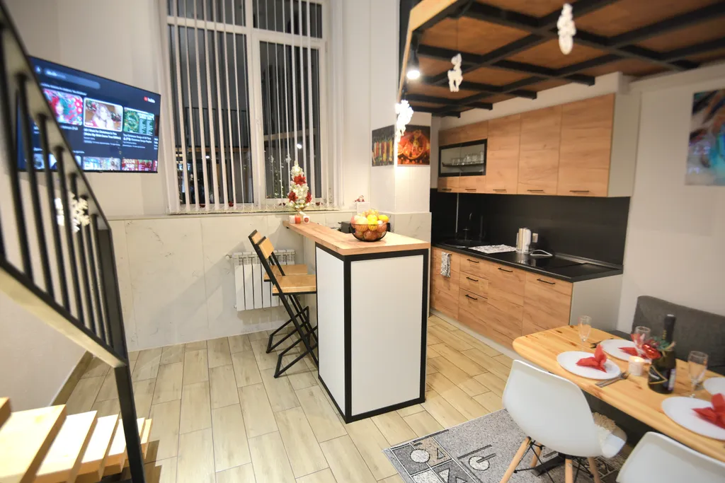 Комфортный двухуровневый апартамент в элитном комплексе Колизей