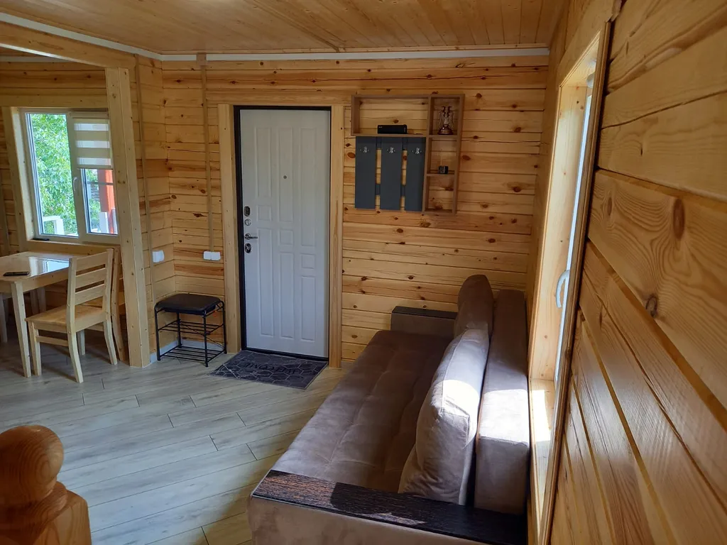 Новый дом-сруб у реки в живописном месте, баня, банный чан, рыбалка