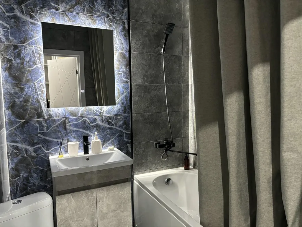 Стильная студия с красивым видом на город