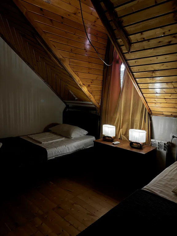 Деревянный мансардный номер