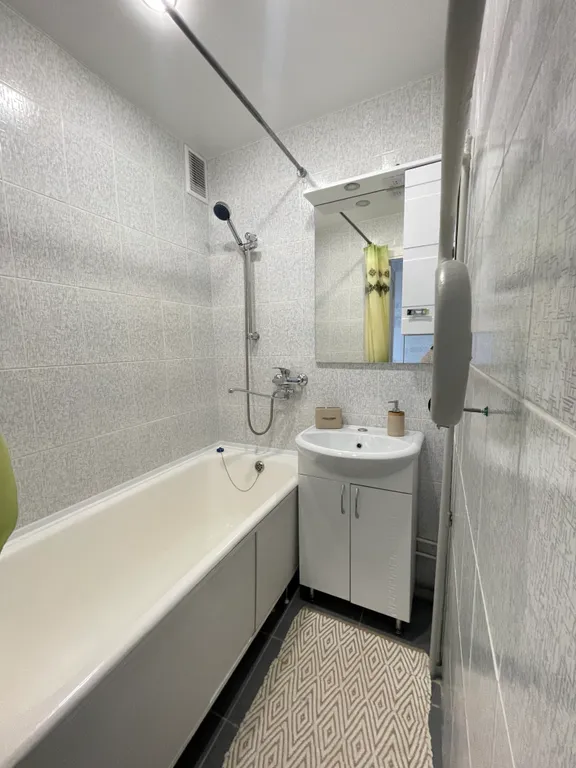 2‑комн. квартира рядом с Долиной уюта на ул. Олега Кошевого, 14к2