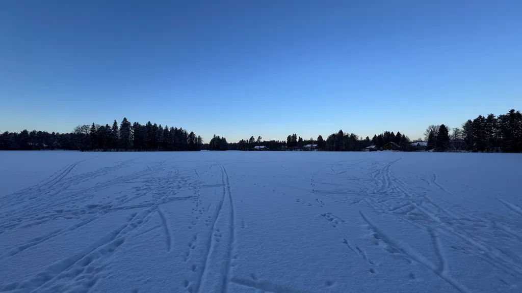 Коттедж Эко-дом у озера: отдых вдали от суеты — Лебяжье