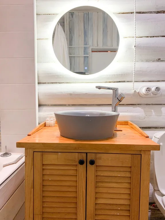 Дом в соснах