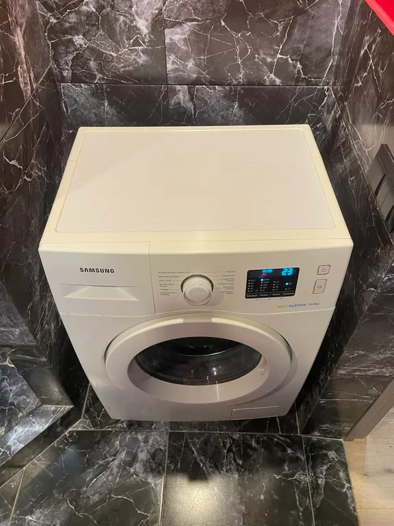 Уютная студия в центре города С балконом в 2 минутах от моря