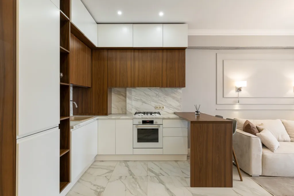 Апартамент с большой террасой и бассейнами на территории