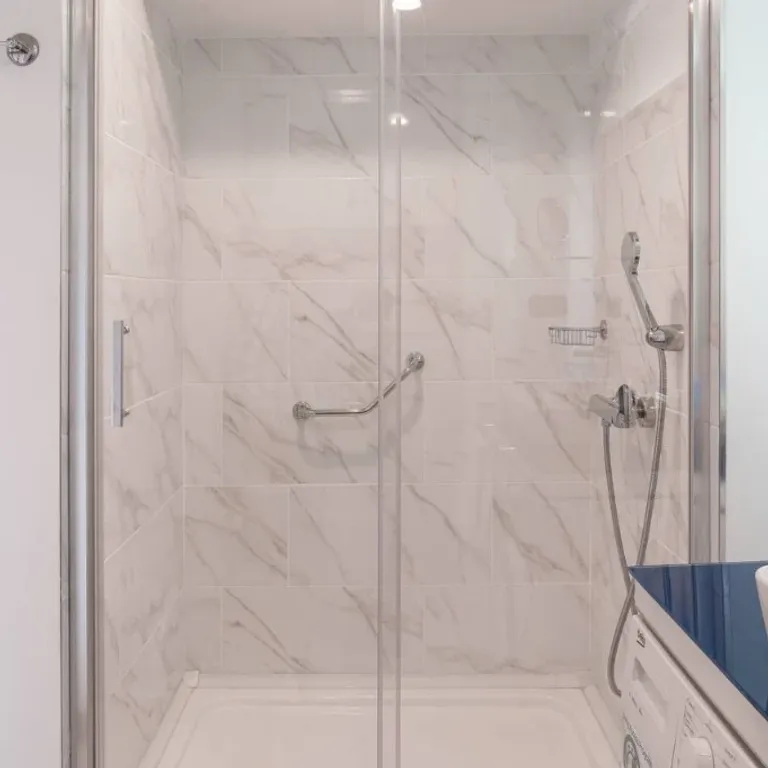 Трехместная студия на 1 линии с балконом и видом на море