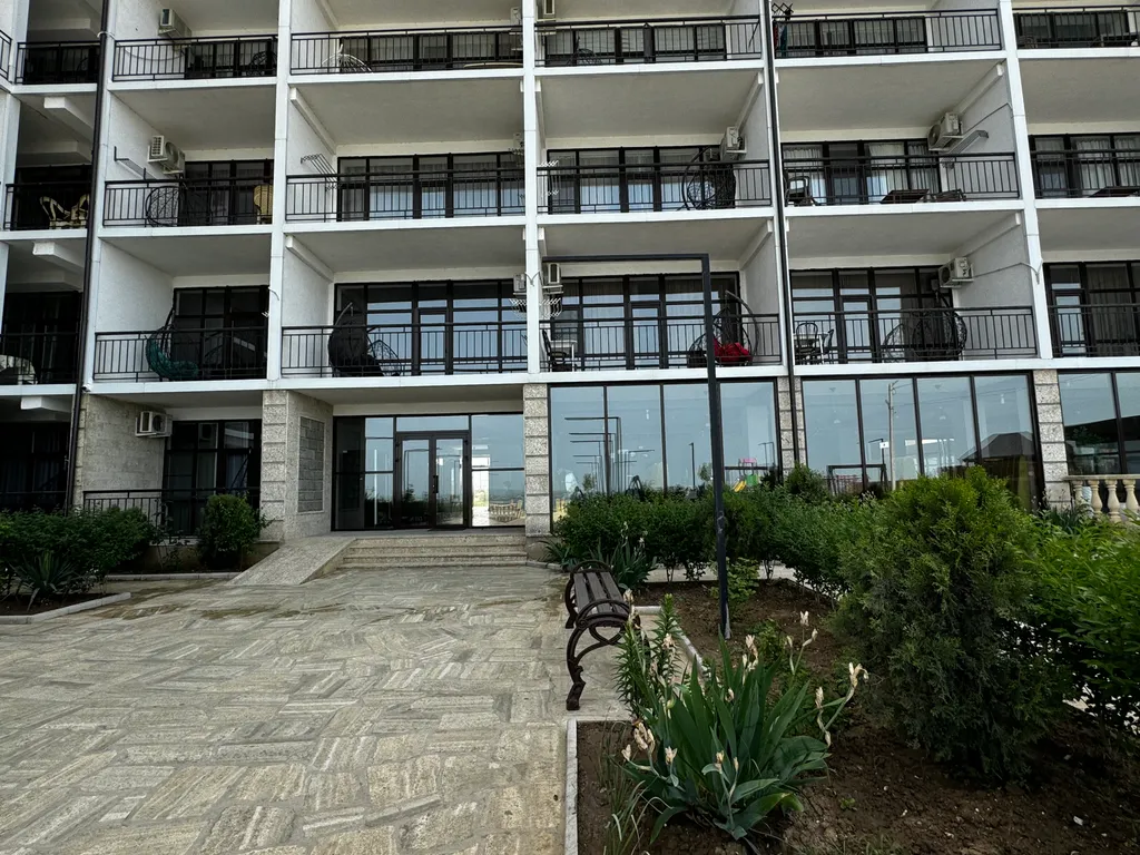 Просторная и уютная студия у моря