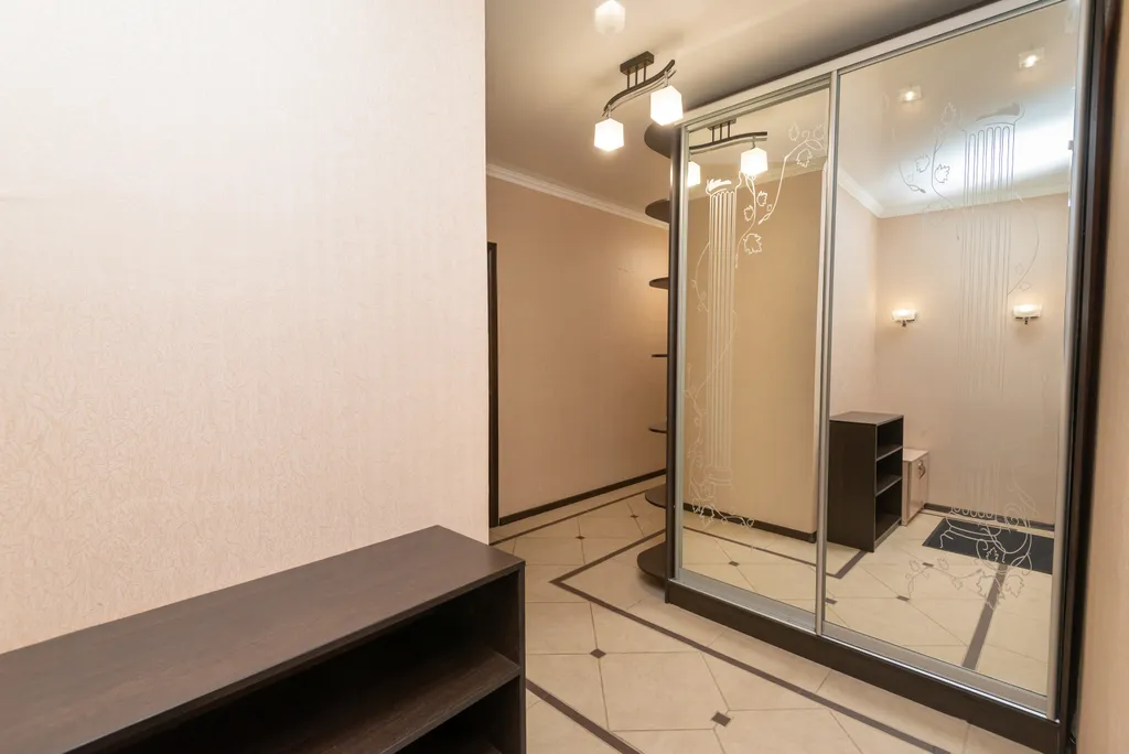 Просторная двухкомнатная квартира в центре