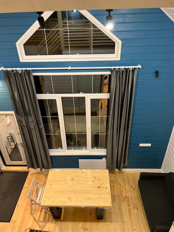 Дом в окружении леса