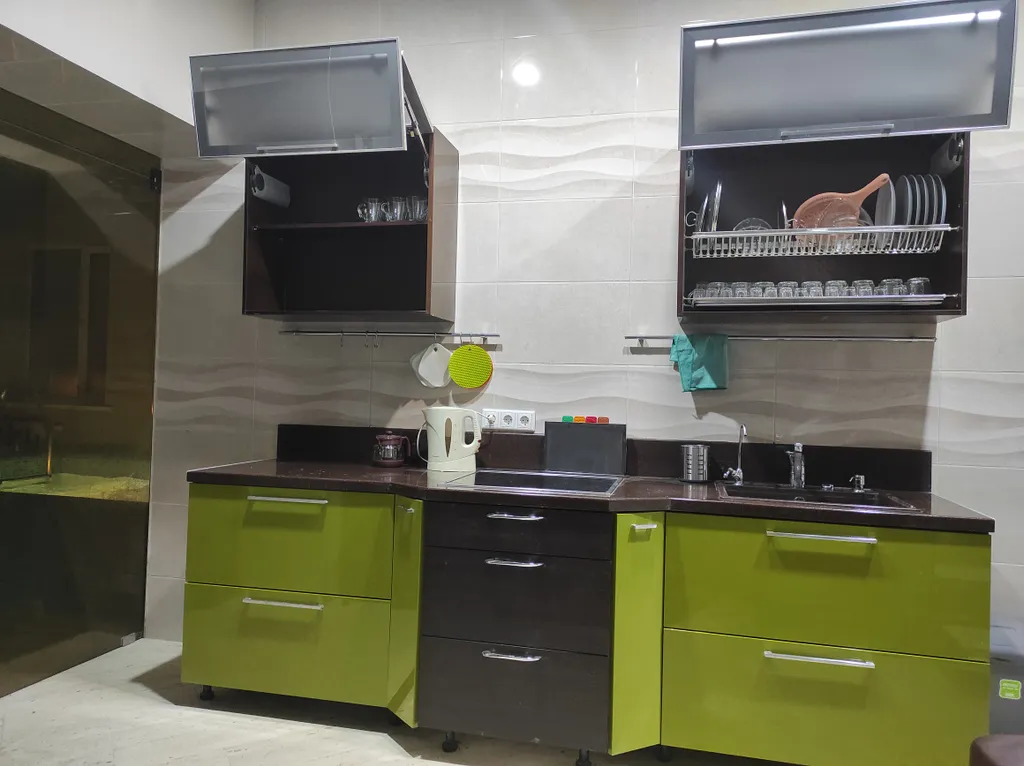 Коттедж с баней и бассейном на участке 6 соток