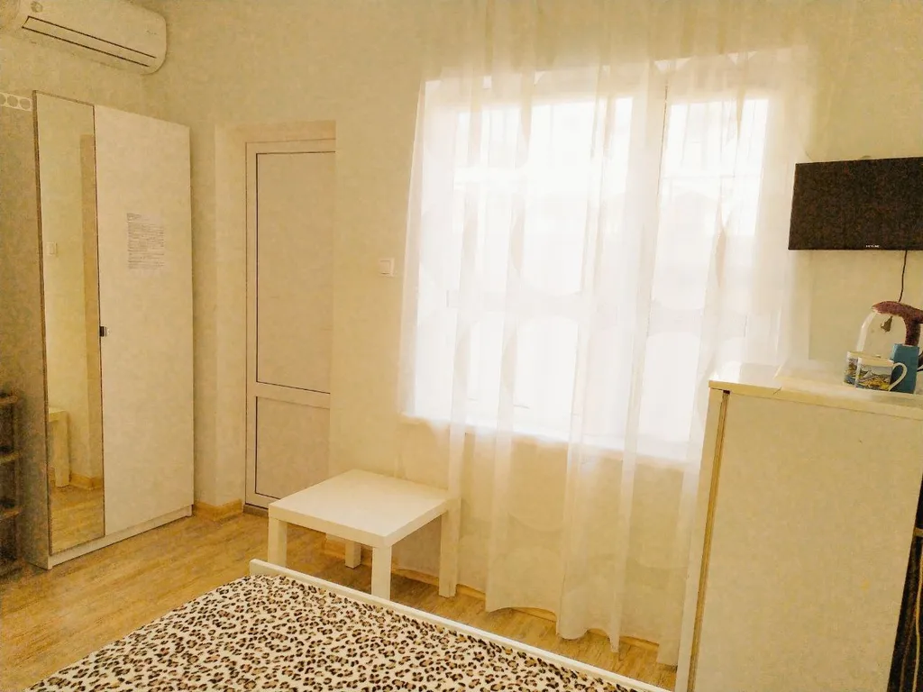 2-местная комната с удобствами балконом в 7 минутах до моря