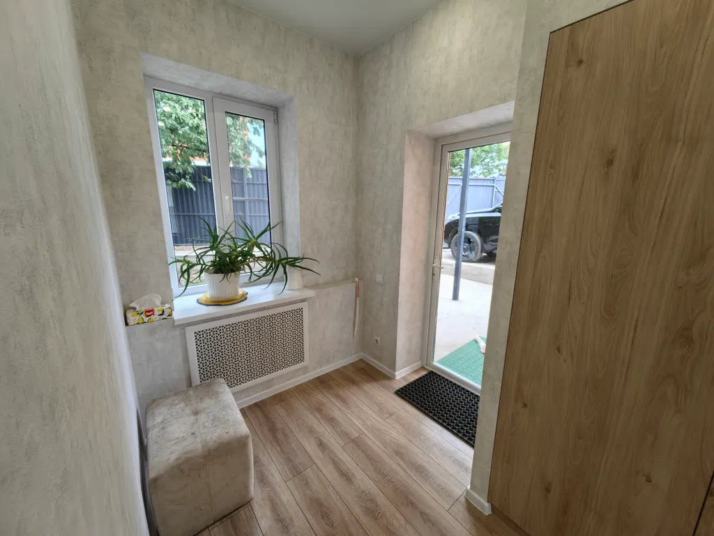 Уютный дом в центре города с мангалом и теплым бассейном