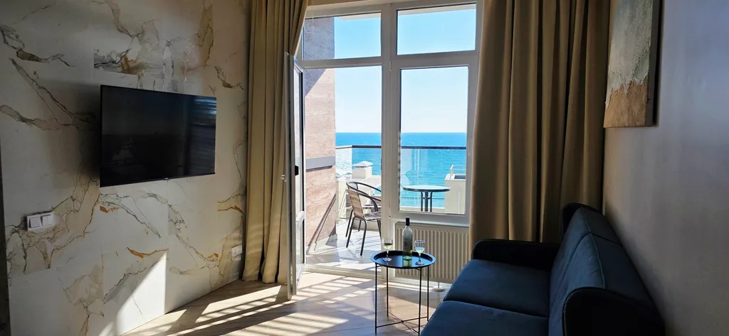 Квартира Роскошный двухкомнатный апартамент с видом на море в комплексе Атлас — аренда посуточно в Судак