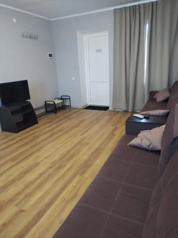 Апартамент 8