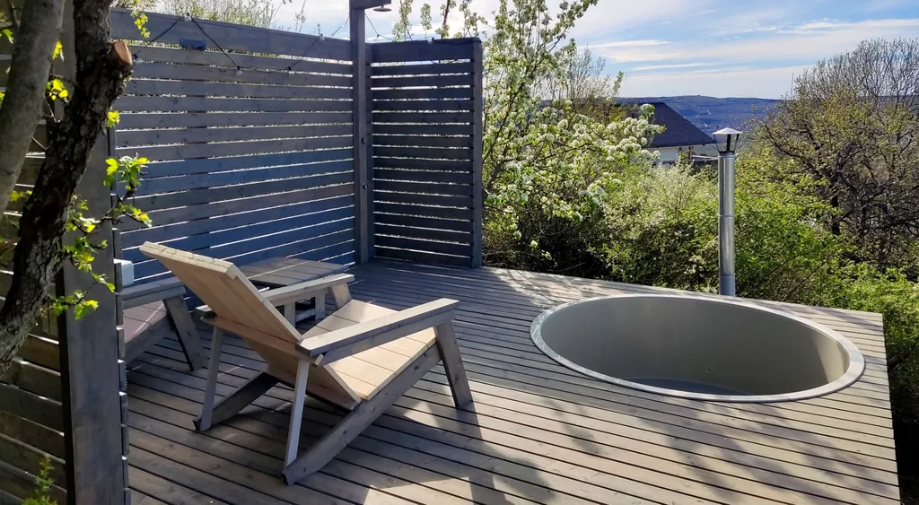 Уютная дача с фантастическими видами и купелью на дровах