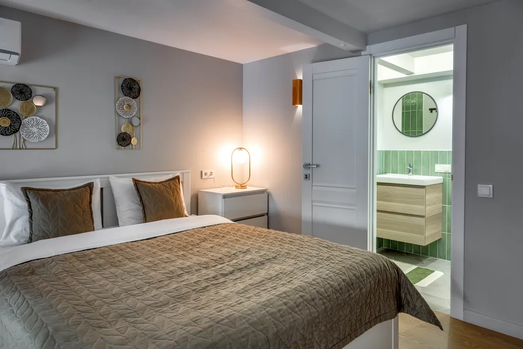 Однокомнатная двухуровневая современная квартира