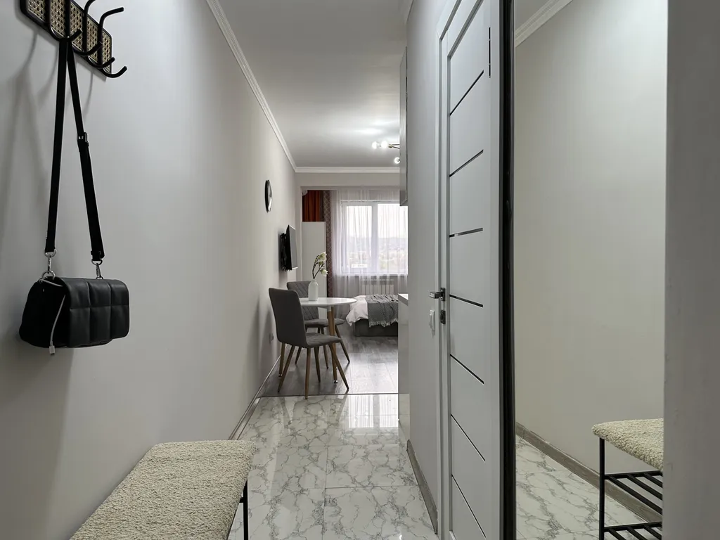 Яркая квартира Терракота в центре города с видом на Коктобе