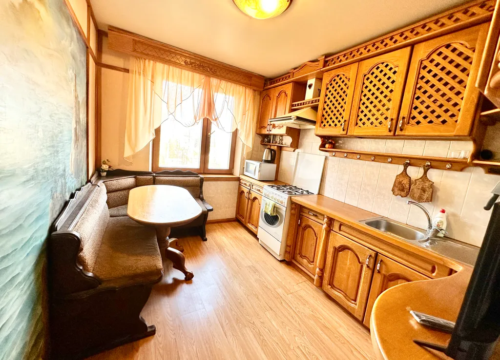 3-комнатная квартира у Ледового дворца спорта