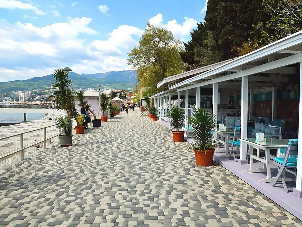 Сдается видовая квартира в центре Ялты!