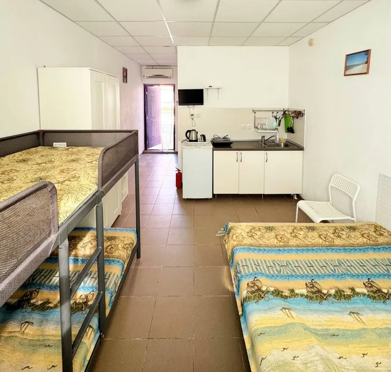 Коттедж Комната с кухонным уголком и верандой — аренда посуточно в Должанская