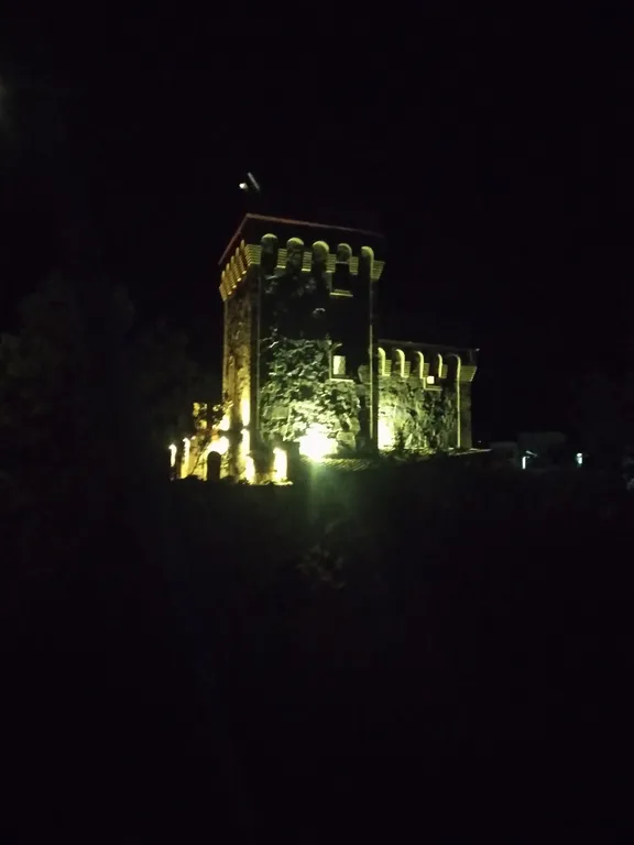 Замок у мыса Фиолент