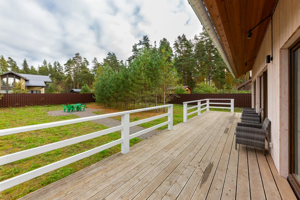 Новый дом около леса