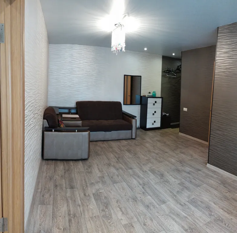 Двушка в 10 минутах от жд вокзала и 20 от Кремля