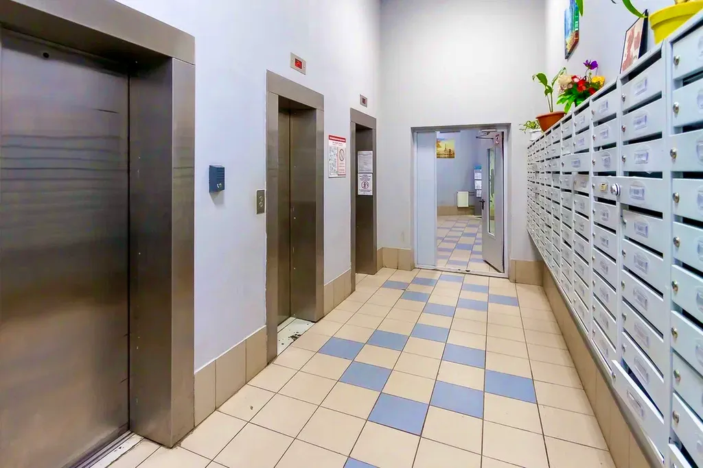 Уютная студия с большой лоджией в доме бизнес-класса