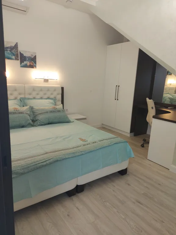 Современные апартаменты в гостевом доме с видом на море